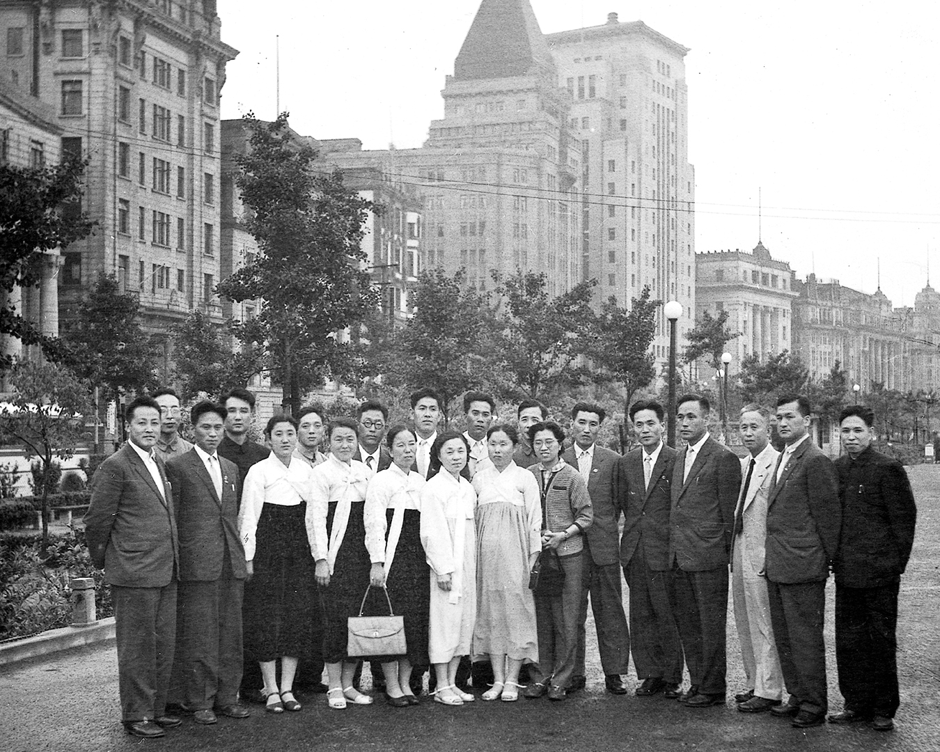 1964年,朝鲜旅行团参观外滩