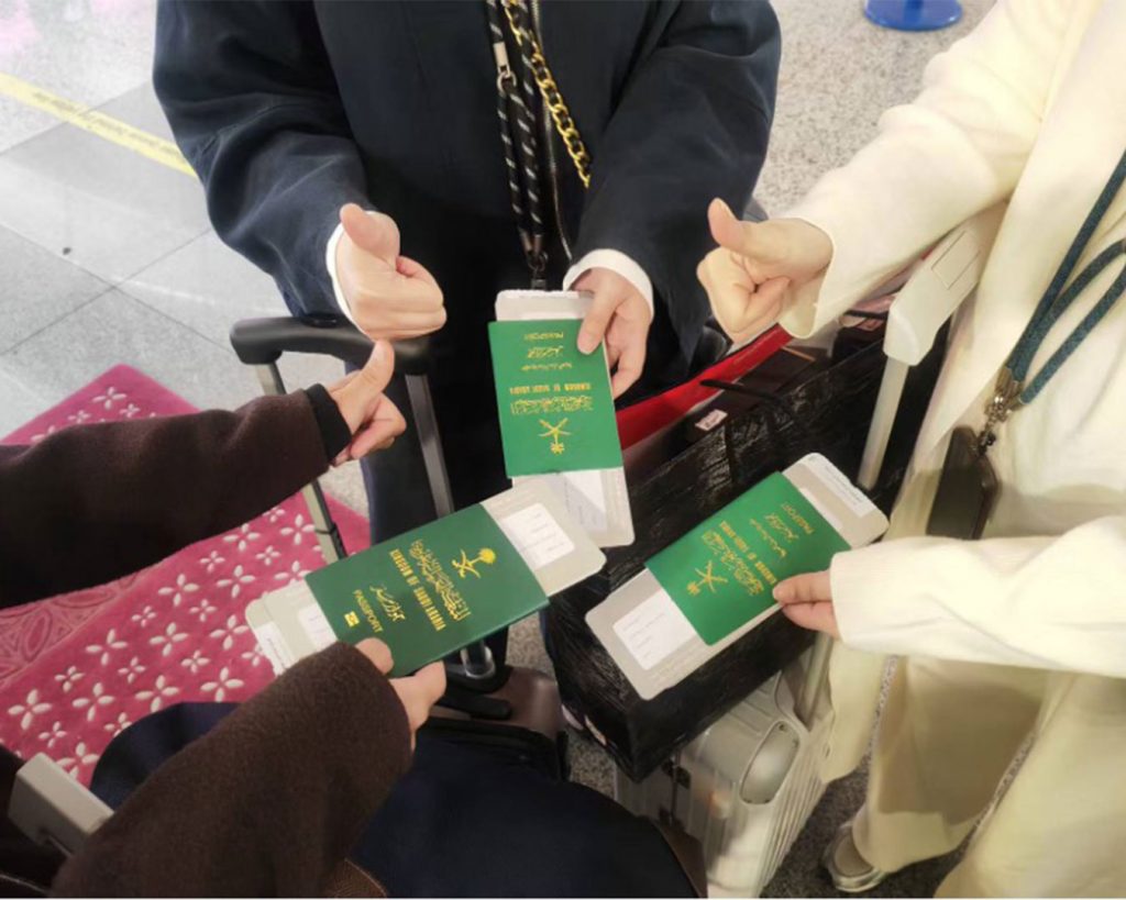 Tourism Minister Praises Shanghai CITS